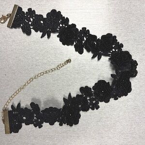 🇺🇸 Elegant Black Lace Choker Necklace